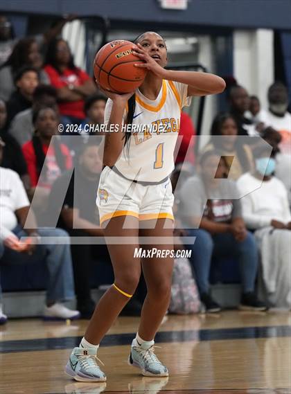 Thumbnail 2 in La Vega vs. Madisonville (UIL 4A Region 3 Final) photogallery.