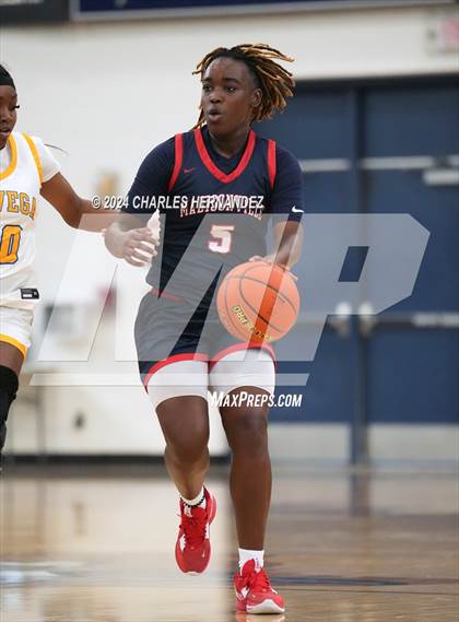 Thumbnail 1 in La Vega vs. Madisonville (UIL 4A Region 3 Final) photogallery.