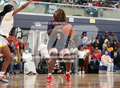 Thumbnail 3 in La Vega vs. Madisonville (UIL 4A Region 3 Final) photogallery.