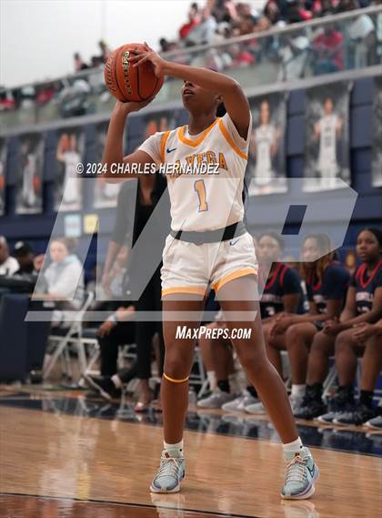 Thumbnail 3 in La Vega vs. Madisonville (UIL 4A Region 3 Final) photogallery.
