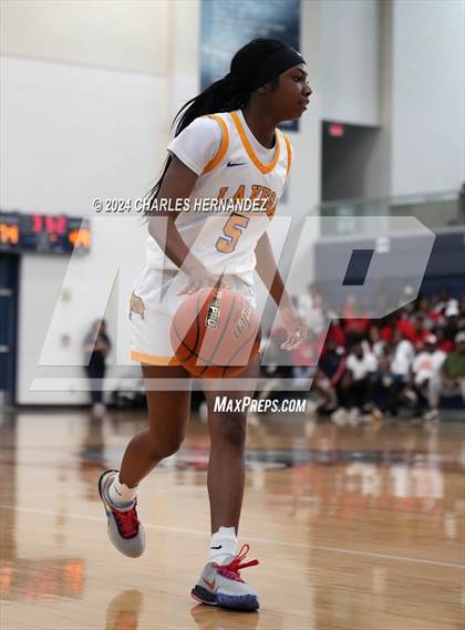 Thumbnail 2 in La Vega vs. Madisonville (UIL 4A Region 3 Final) photogallery.