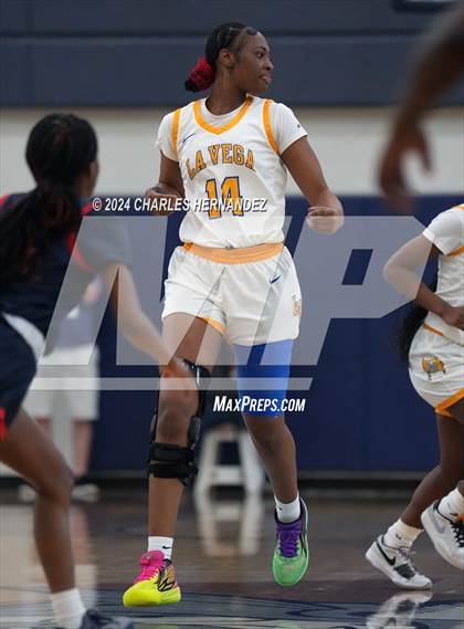 Thumbnail 3 in La Vega vs. Madisonville (UIL 4A Region 3 Final) photogallery.