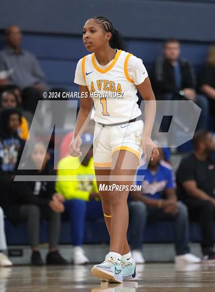 Thumbnail 3 in La Vega vs. Madisonville (UIL 4A Region 3 Final) photogallery.