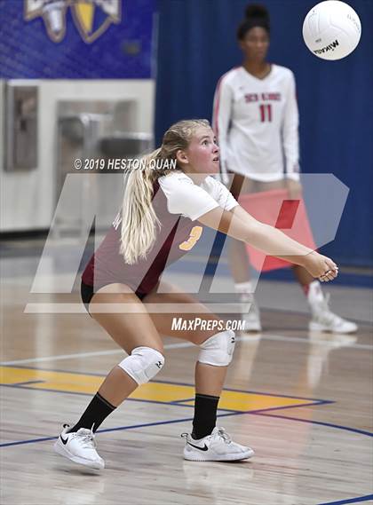 Thumbnail 2 in Woodrow Wilson vs. Woodbridge (Dave Mohs Classic) photogallery.