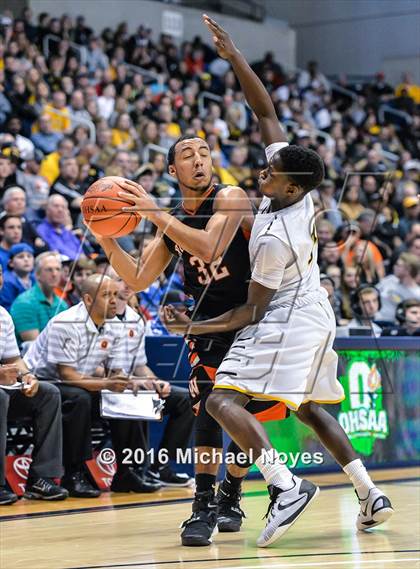 Thumbnail 2 in Wilmington @ Centerville (OHSAA Southwest Regional Final) photogallery.