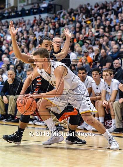 Thumbnail 1 in Wilmington @ Centerville (OHSAA Southwest Regional Final) photogallery.
