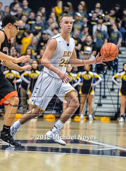 Thumbnail 1 in Wilmington @ Centerville (OHSAA Southwest Regional Final) photogallery.