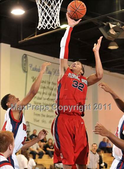Thumbnail 1 in Pleasant Grove vs. King (MaxPreps Holiday Classic) photogallery.