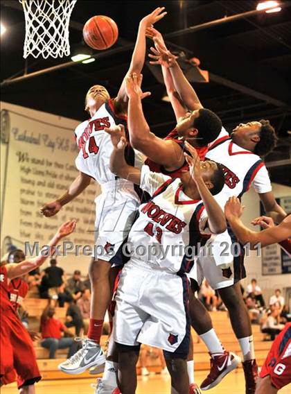 Thumbnail 3 in Pleasant Grove vs. King (MaxPreps Holiday Classic) photogallery.