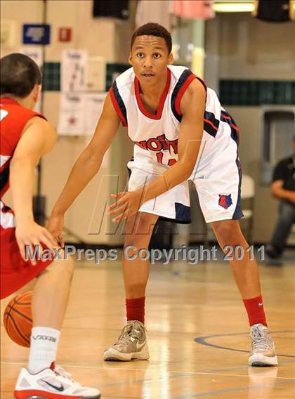 Thumbnail 2 in Pleasant Grove vs. King (MaxPreps Holiday Classic) photogallery.