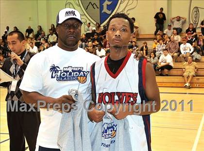 Thumbnail 1 in Pleasant Grove vs. King (MaxPreps Holiday Classic) photogallery.