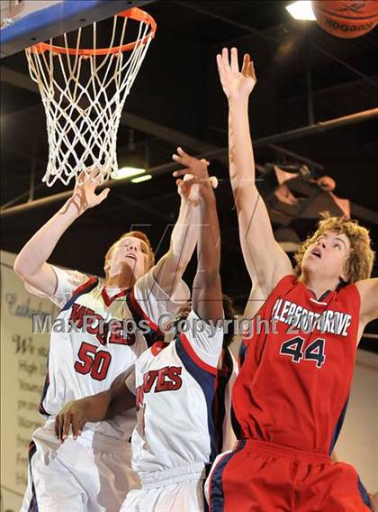 Thumbnail 2 in Pleasant Grove vs. King (MaxPreps Holiday Classic) photogallery.