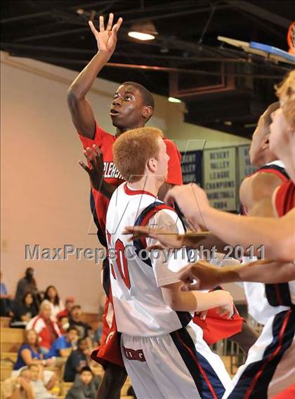 Thumbnail 3 in Pleasant Grove vs. King (MaxPreps Holiday Classic) photogallery.