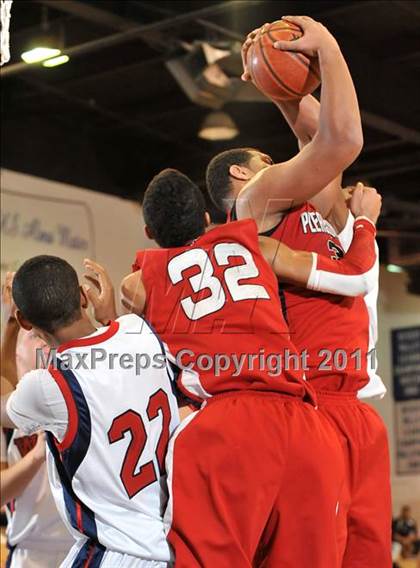 Thumbnail 1 in Pleasant Grove vs. King (MaxPreps Holiday Classic) photogallery.