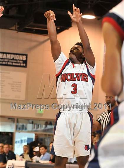 Thumbnail 2 in Pleasant Grove vs. King (MaxPreps Holiday Classic) photogallery.