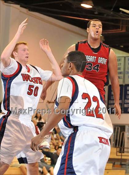Thumbnail 2 in Pleasant Grove vs. King (MaxPreps Holiday Classic) photogallery.