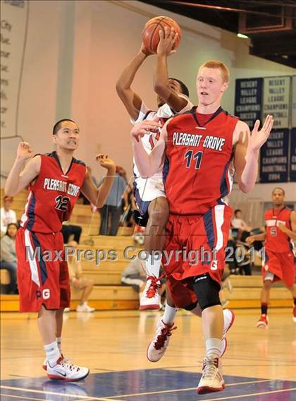 Thumbnail 3 in Pleasant Grove vs. King (MaxPreps Holiday Classic) photogallery.
