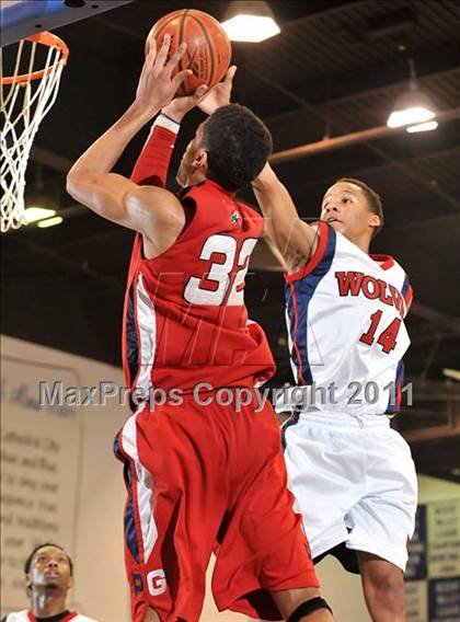 Thumbnail 1 in Pleasant Grove vs. King (MaxPreps Holiday Classic) photogallery.