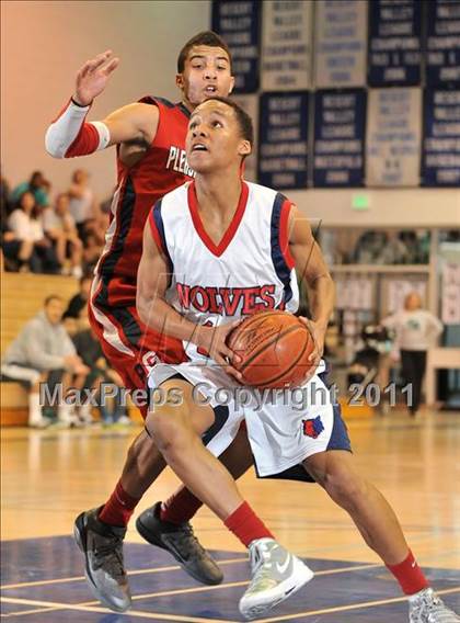 Thumbnail 1 in Pleasant Grove vs. King (MaxPreps Holiday Classic) photogallery.