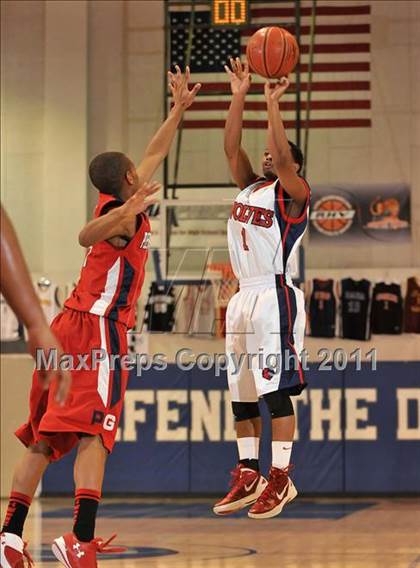 Thumbnail 2 in Pleasant Grove vs. King (MaxPreps Holiday Classic) photogallery.