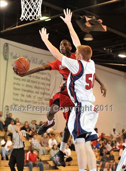 Thumbnail 1 in Pleasant Grove vs. King (MaxPreps Holiday Classic) photogallery.