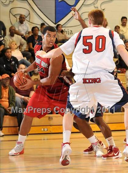 Thumbnail 2 in Pleasant Grove vs. King (MaxPreps Holiday Classic) photogallery.
