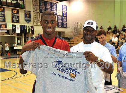 Thumbnail 3 in Pleasant Grove vs. King (MaxPreps Holiday Classic) photogallery.