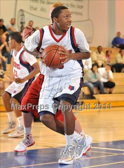 Thumbnail 1 in Pleasant Grove vs. King (MaxPreps Holiday Classic) photogallery.