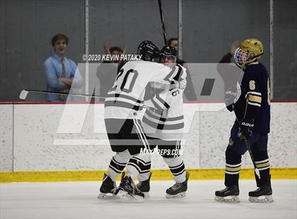 Thumbnail 1 in Notre Dame Catholic @ Xavier photogallery.