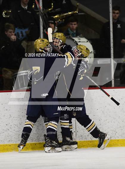 Thumbnail 2 in Notre Dame Catholic @ Xavier photogallery.