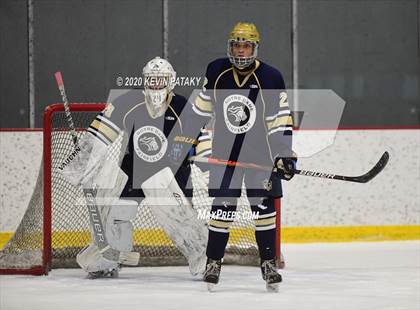 Thumbnail 2 in Notre Dame Catholic @ Xavier photogallery.