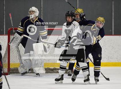 Thumbnail 2 in Notre Dame Catholic @ Xavier photogallery.