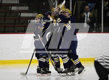 Thumbnail 2 in Notre Dame Catholic @ Xavier photogallery.