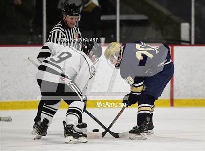 Thumbnail 2 in Notre Dame Catholic @ Xavier photogallery.