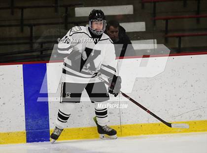 Thumbnail 2 in Notre Dame Catholic @ Xavier photogallery.