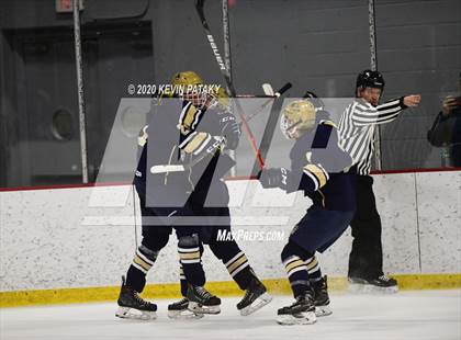 Thumbnail 3 in Notre Dame Catholic @ Xavier photogallery.