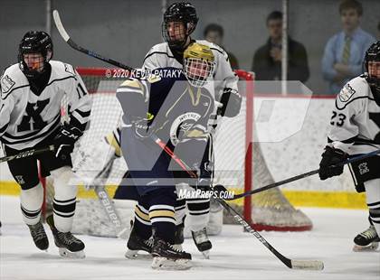 Thumbnail 3 in Notre Dame Catholic @ Xavier photogallery.