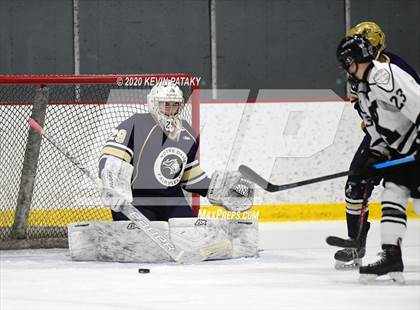 Thumbnail 2 in Notre Dame Catholic @ Xavier photogallery.