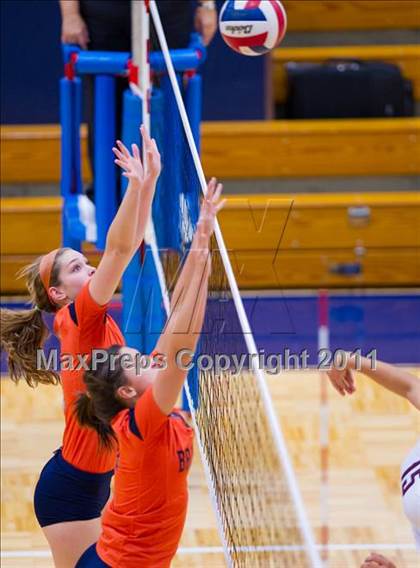 Thumbnail 2 in Marshall @ Brandeis photogallery.