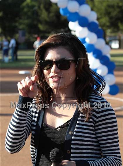 Thumbnail 3 in Burroughs @ Burbank (Seniors Night) photogallery.