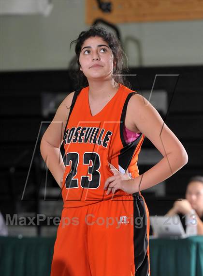 Thumbnail 3 in Roseville vs. Dixon (Ram Jam Winter Classic) photogallery.