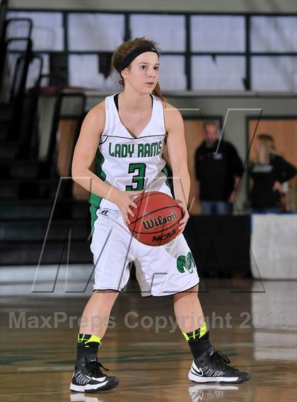 Thumbnail 2 in Roseville vs. Dixon (Ram Jam Winter Classic) photogallery.