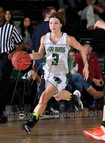 Thumbnail 3 in Roseville vs. Dixon (Ram Jam Winter Classic) photogallery.
