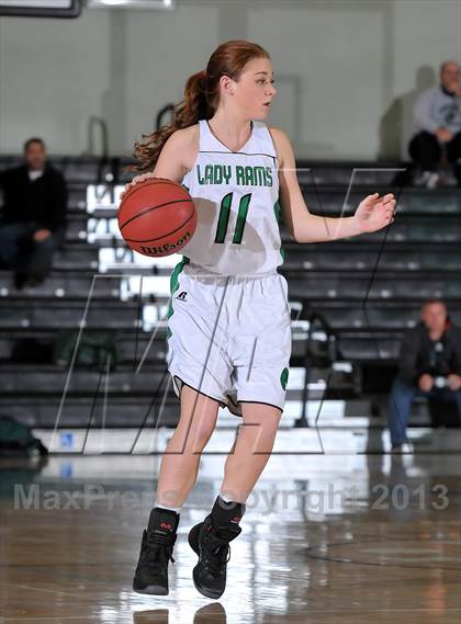 Thumbnail 1 in Roseville vs. Dixon (Ram Jam Winter Classic) photogallery.