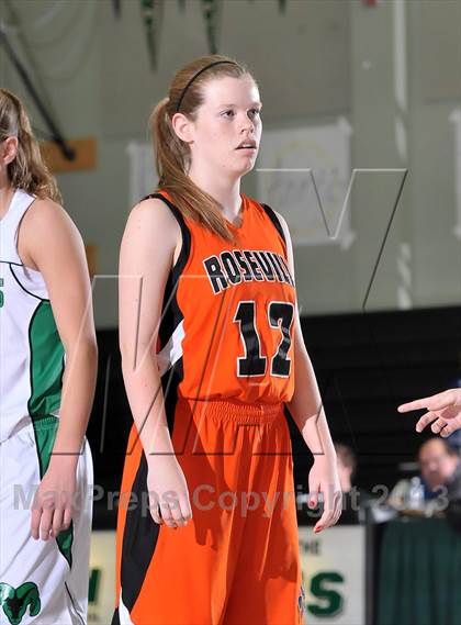Thumbnail 1 in Roseville vs. Dixon (Ram Jam Winter Classic) photogallery.