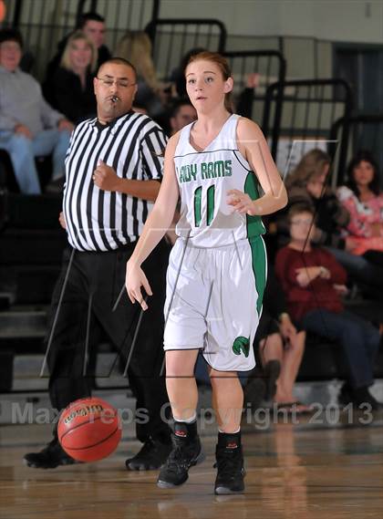 Thumbnail 2 in Roseville vs. Dixon (Ram Jam Winter Classic) photogallery.