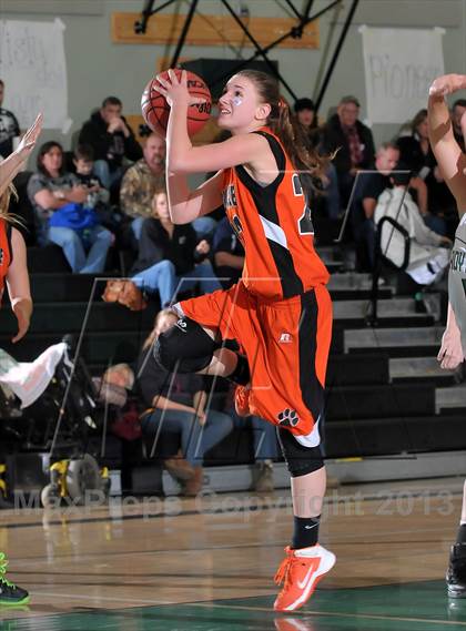 Thumbnail 1 in Roseville vs. Dixon (Ram Jam Winter Classic) photogallery.