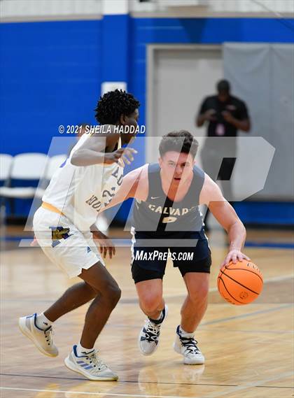 Thumbnail 2 in Auburndale vs Calvary Christian (Sunbash Tournament) photogallery.