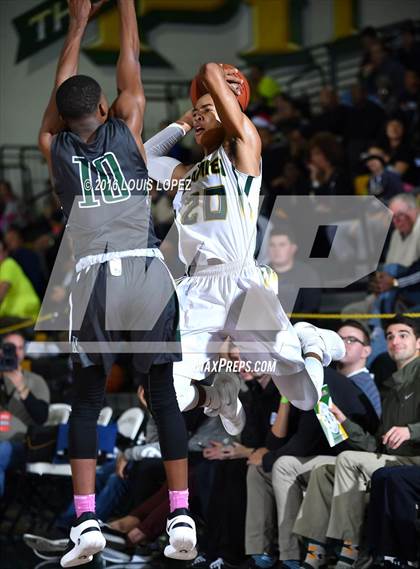 Thumbnail 2 in Damien vs. Moreau Catholic (The Classic at Damien) photogallery.