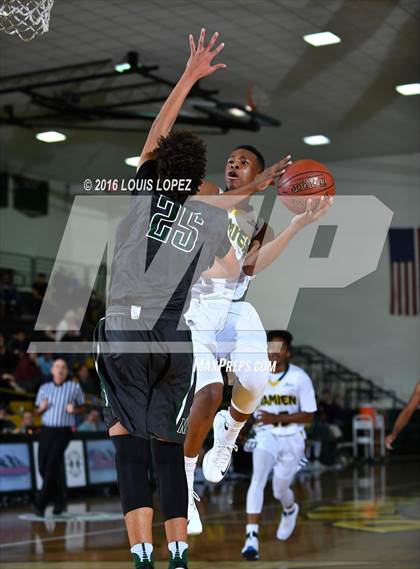 Thumbnail 1 in Damien vs. Moreau Catholic (The Classic at Damien) photogallery.